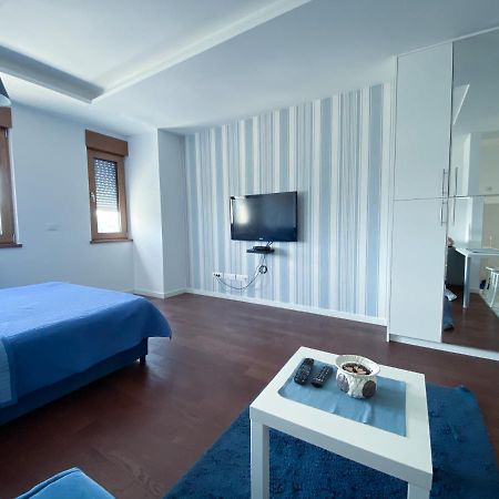 Apartment Azzurro Lux Belgrad Exteriör bild
